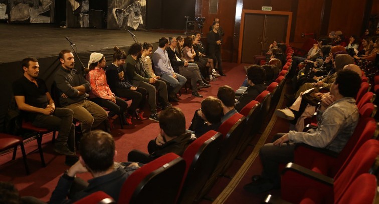 KOÜ Tarih Bölümü öğrencileri Kara Fatma'nın oyuncularıyla buluştu